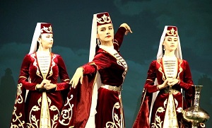 В Муниципальном Дворце культуры г. Назрань состоялся праздничный концерт, посвященный Международному женскому дню 8 марта.